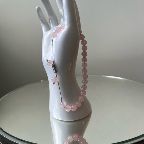 Handmade gemstone bracelet. This Rose Quartz braided bracelet is adjustable. - Picture 5 of 6